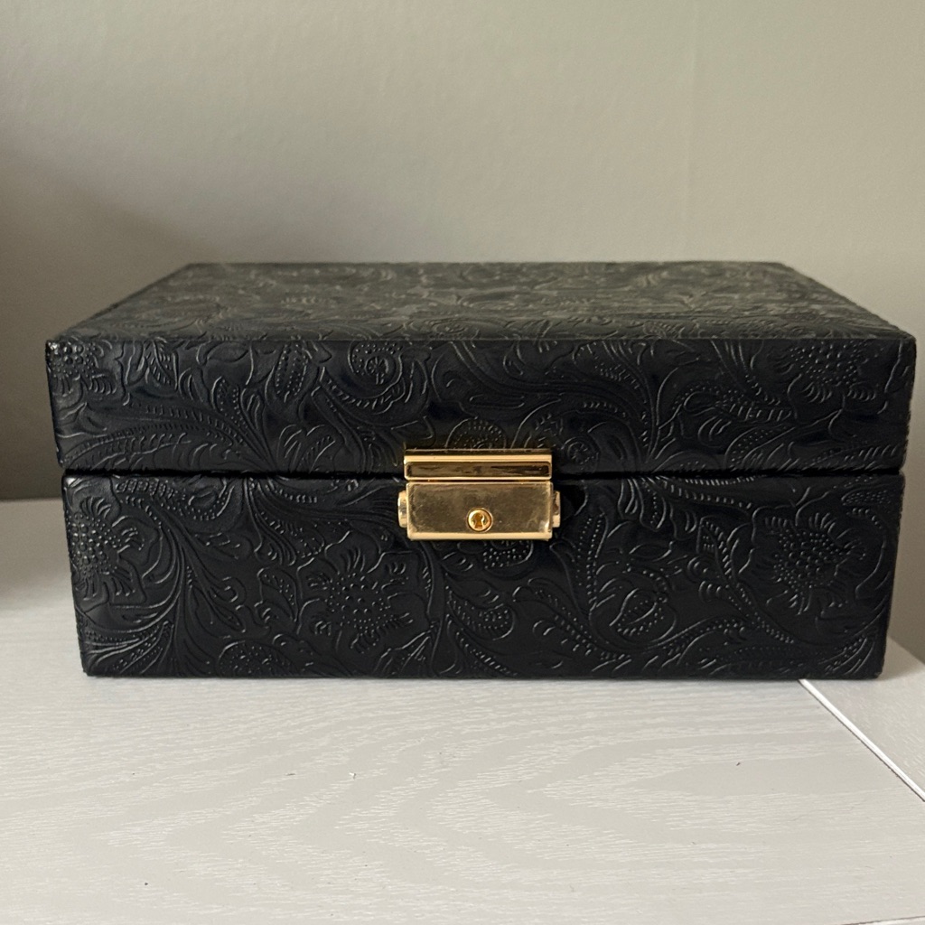 Wolf Designs  Vintage Black Embossed Jewelry Box With Gold Clasp